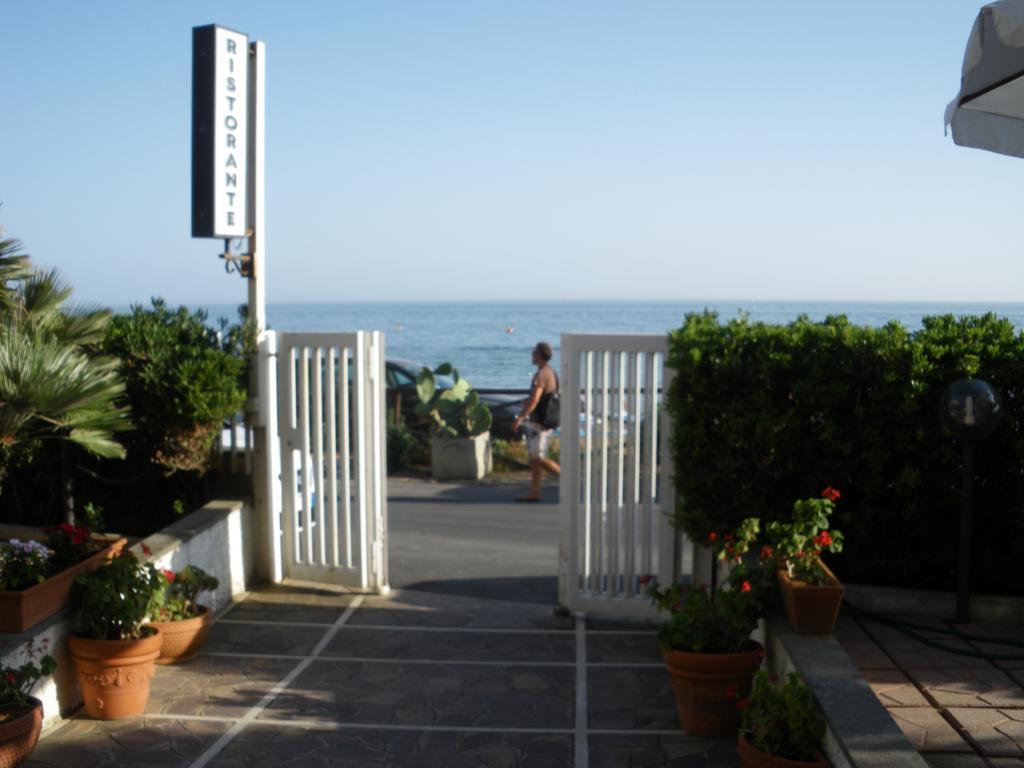 Hotel Neptunus Неттуно Экстерьер фото